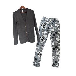 V-Neck Snap Front Light Weight Long Sleeve Cardigan and Sugar Skull Cozy Tights